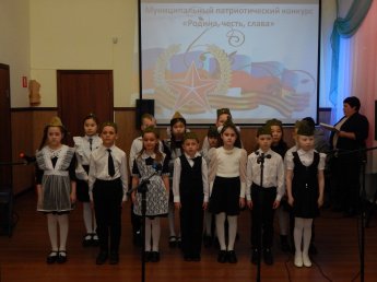 27 февраля в Ново-Идинском СДК прошел конкурс патриотической песни «Родина, честь, слава»
